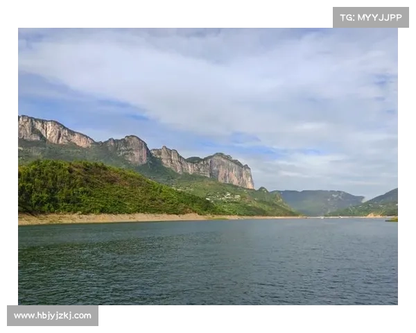 秋季鹤观岛之旅：感受自然美景与神秘风情的完美融合